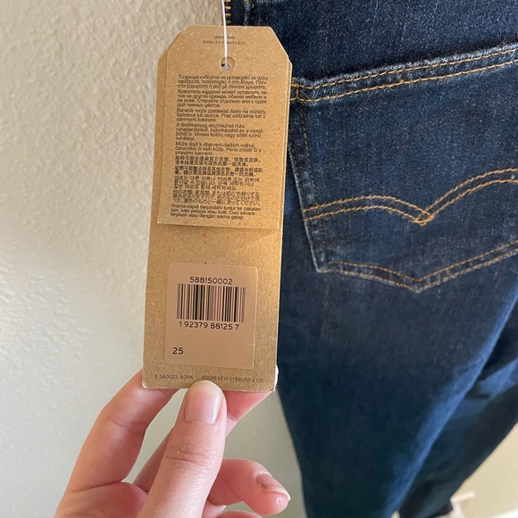 New with tags Levi’s Blue Denim Overalls - Picture 6 of 6